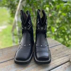 Justin’s Mandra 8” tall Gypsy cowgirl boot
